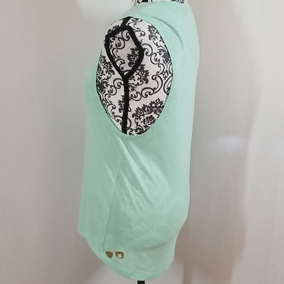 Good Times & Tan Lines Muscle Tee - Picture 7 of 9